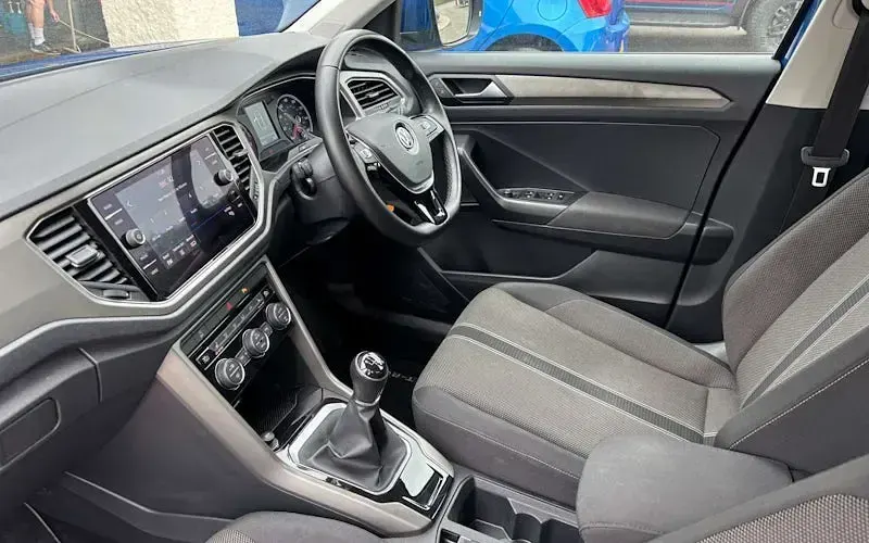 Used VW T-Roc SE 116 HP (85 kW) 2020 Blue SUV