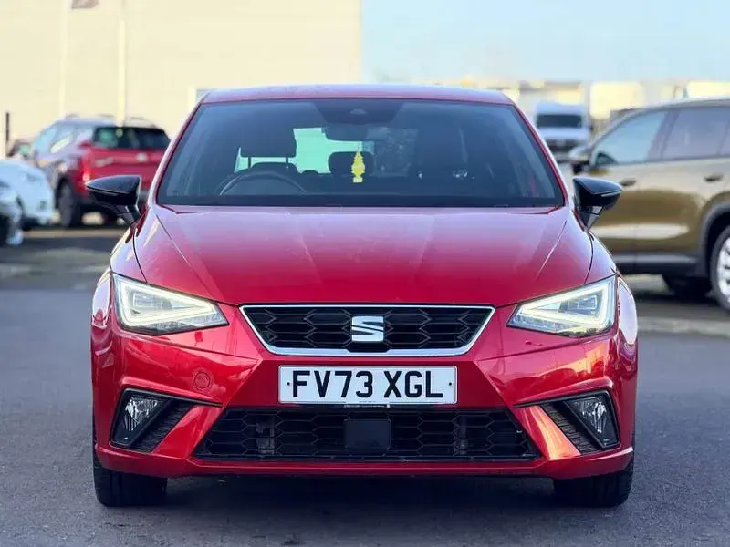 Begagnad Seat Ibiza FR Sport 2023 Röd Halvkombi