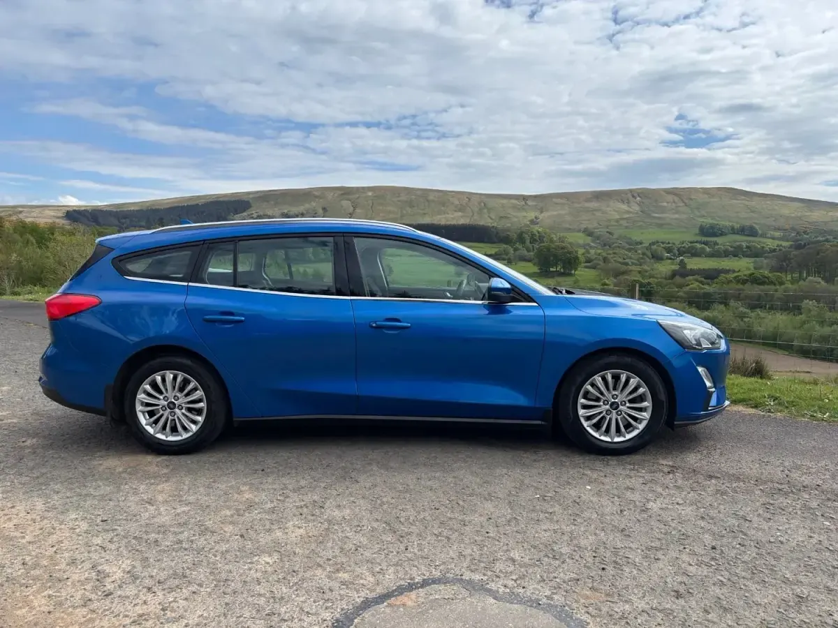 Usado Ford Focus Titanium 2020 Azul Carrinha