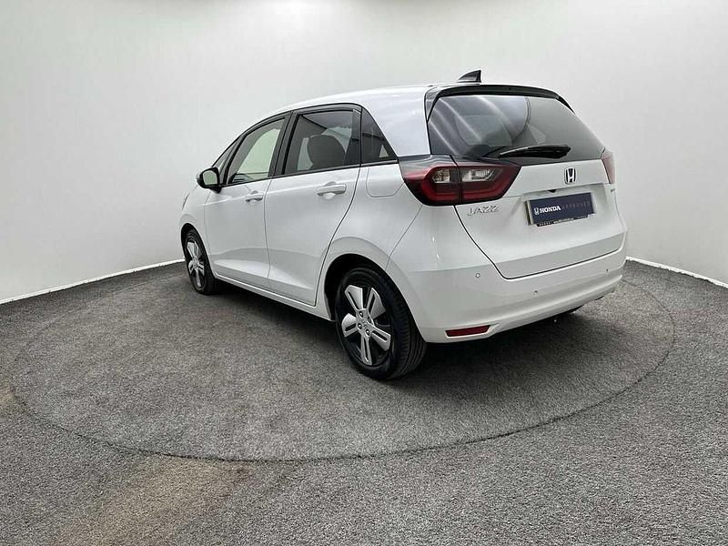 Used Honda Jazz Hybrid 109 HP (80 kW) 2021 Platinum white Hatchback