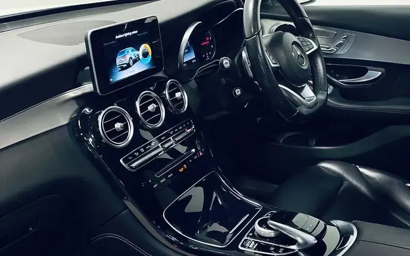 Used Mercedes GLC220 AMG Line Premium 170 HP (125 kW) 2018 SUV