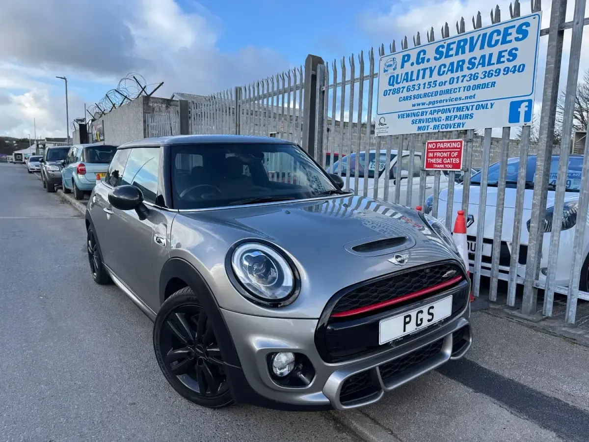 Begagnad Mini Cooper S Hatch 210 HK (154 kW) 2017 Silver Halvkombi