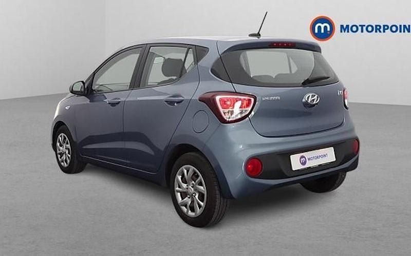 Used Hyundai i10 SE 67 HP (49 kW) 2019 Blue Hatchback