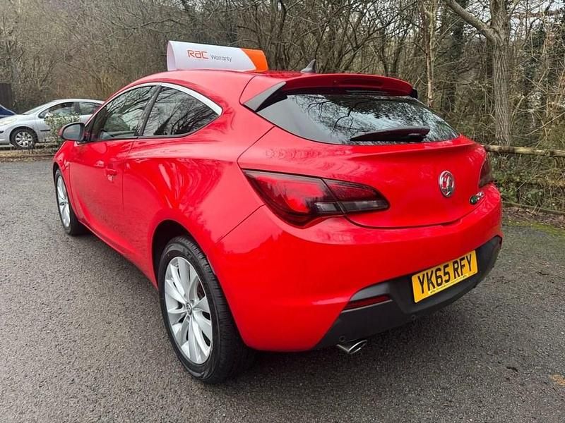 Used Vauxhall Astra GTC SRi 165 HP (121 kW) 2015 Red Coupe