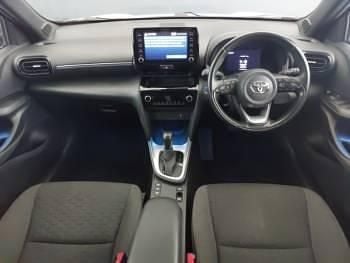 Used Toyota Yaris Hybrid Design 116 HP (85 kW) 2022 White Estate