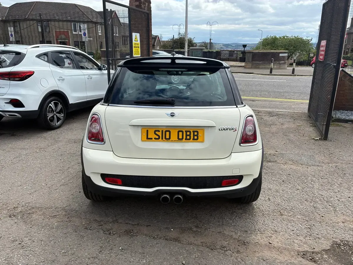 Used Mini Cooper S Hatch 175 HP (128 kW) 2010 White Hatchback