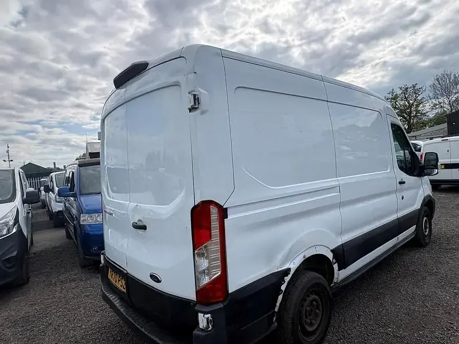 Second-hand Ford Transit 130 CP (95 kW) 2020 Alb Van