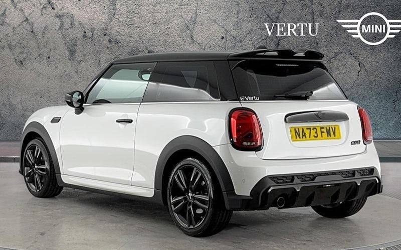 Used Mini Cooper Hatch 136 HP (100 kW) 2022 White Hatchback