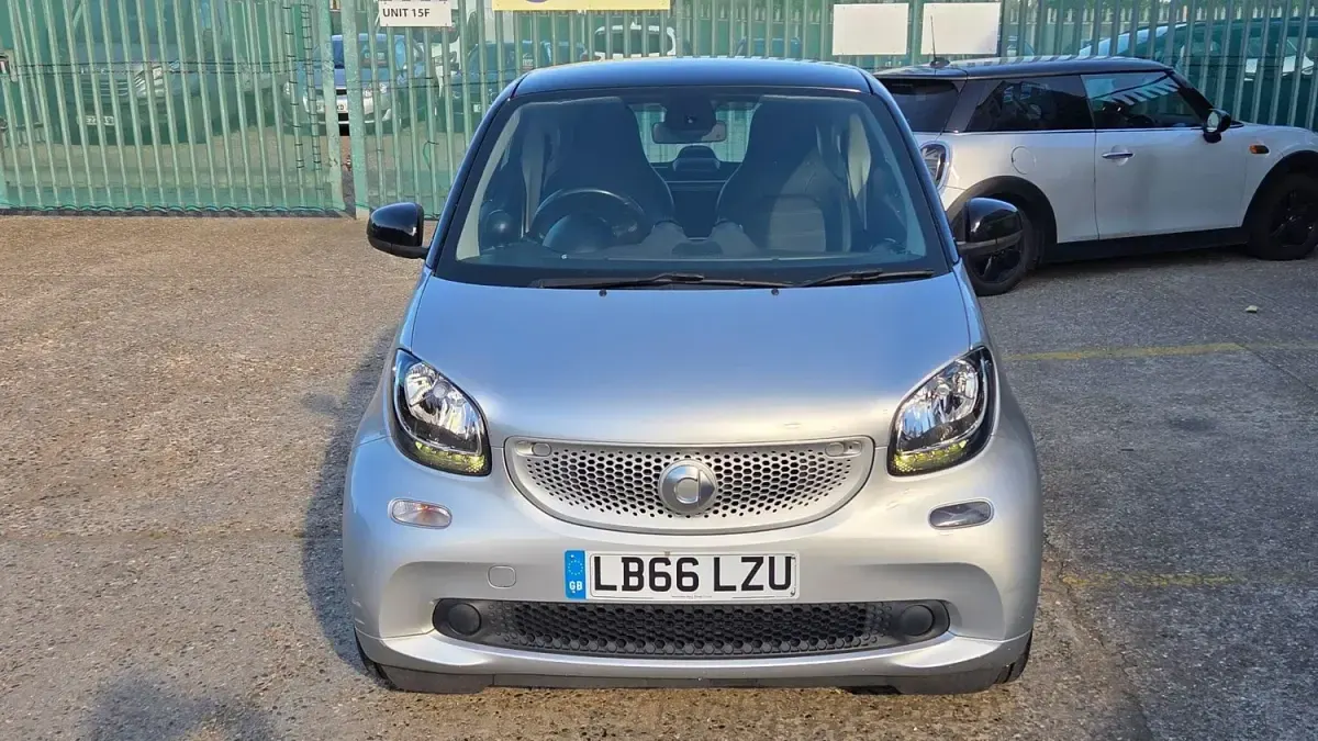 Usado Smart ForTwo Coupé Premium 2016 Prateado Coupé