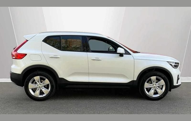 Used Volvo XC40 Core 161 HP (118 kW) 2025 White SUV