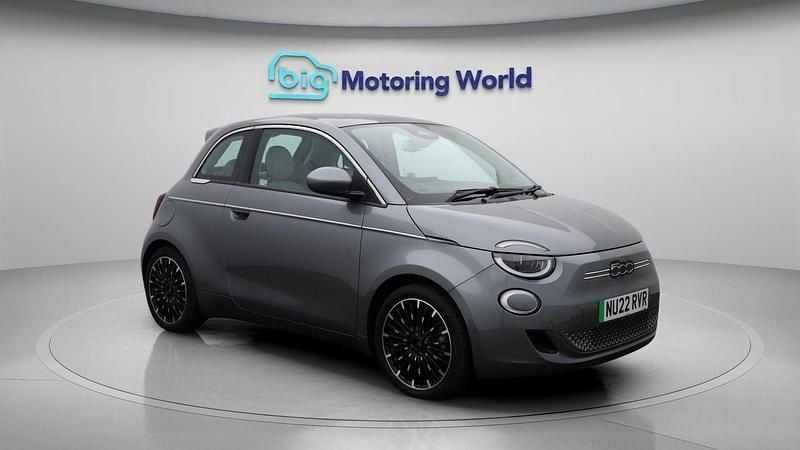 Grey Used 2022 Fiat 500e La Prima Hatchback | £14,200 (Good price) - Image 1/4