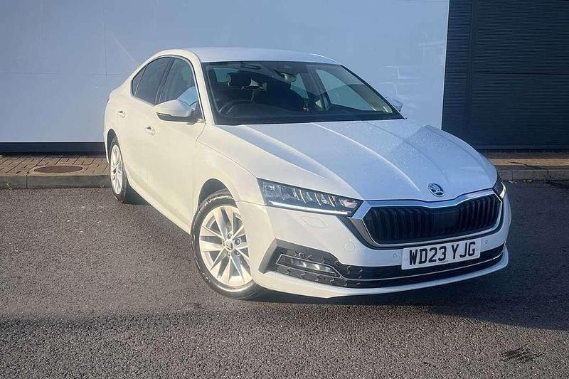Moon white metallic Used 2023 Skoda Octavia SE L Hatchback | £19,500 (Fair price) - Image 1/4