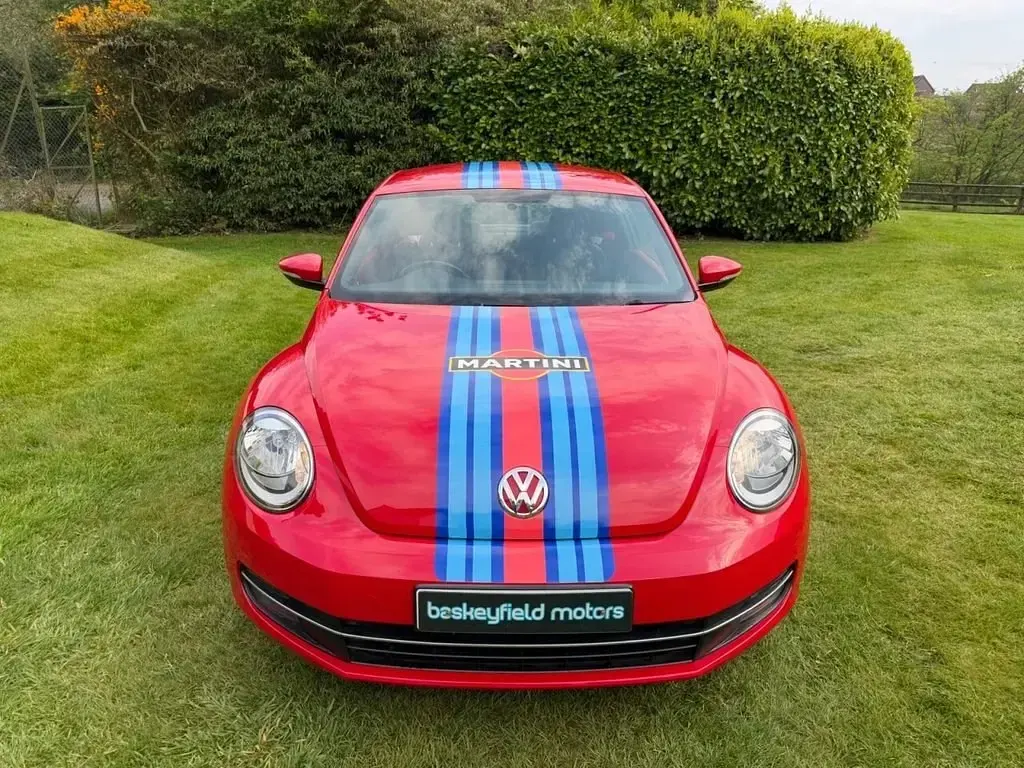 Begagnad VW Beetle Design 105 HK (77 kW) 2014 Röd Halvkombi