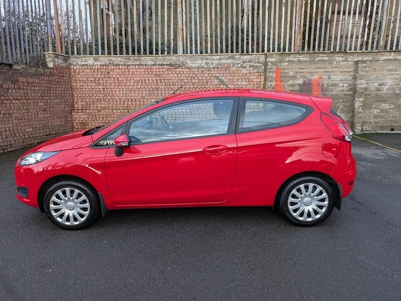 Used Ford Fiesta Style 82 HP (60 kW) 2014 Red Hatchback