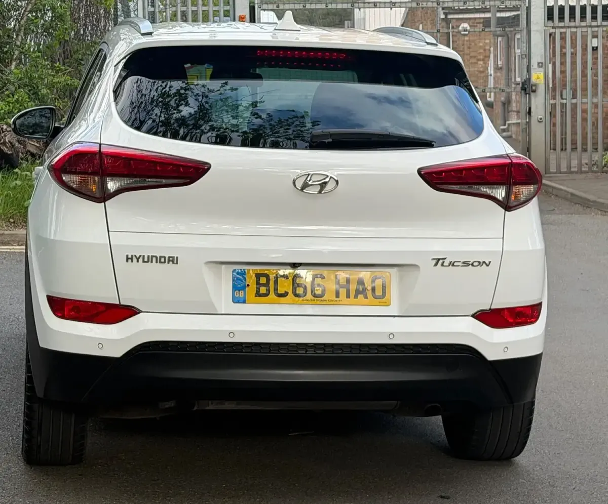 Used Hyundai Tucson Premium 141 HP (103 kW) 2017 White SUV