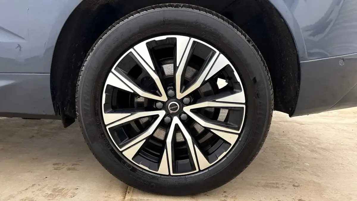 Used Volvo XC60 Plus 247 HP (181 kW) 2025 SUV