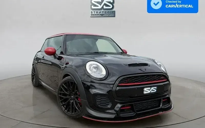 Usado Mini John Cooper Works Hatch 231 CV (169 kW) 2017 Utilitario