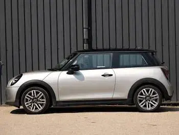 Used Mini Cooper Classic 114 kW (156 HP) 2025 Silver Hatchback