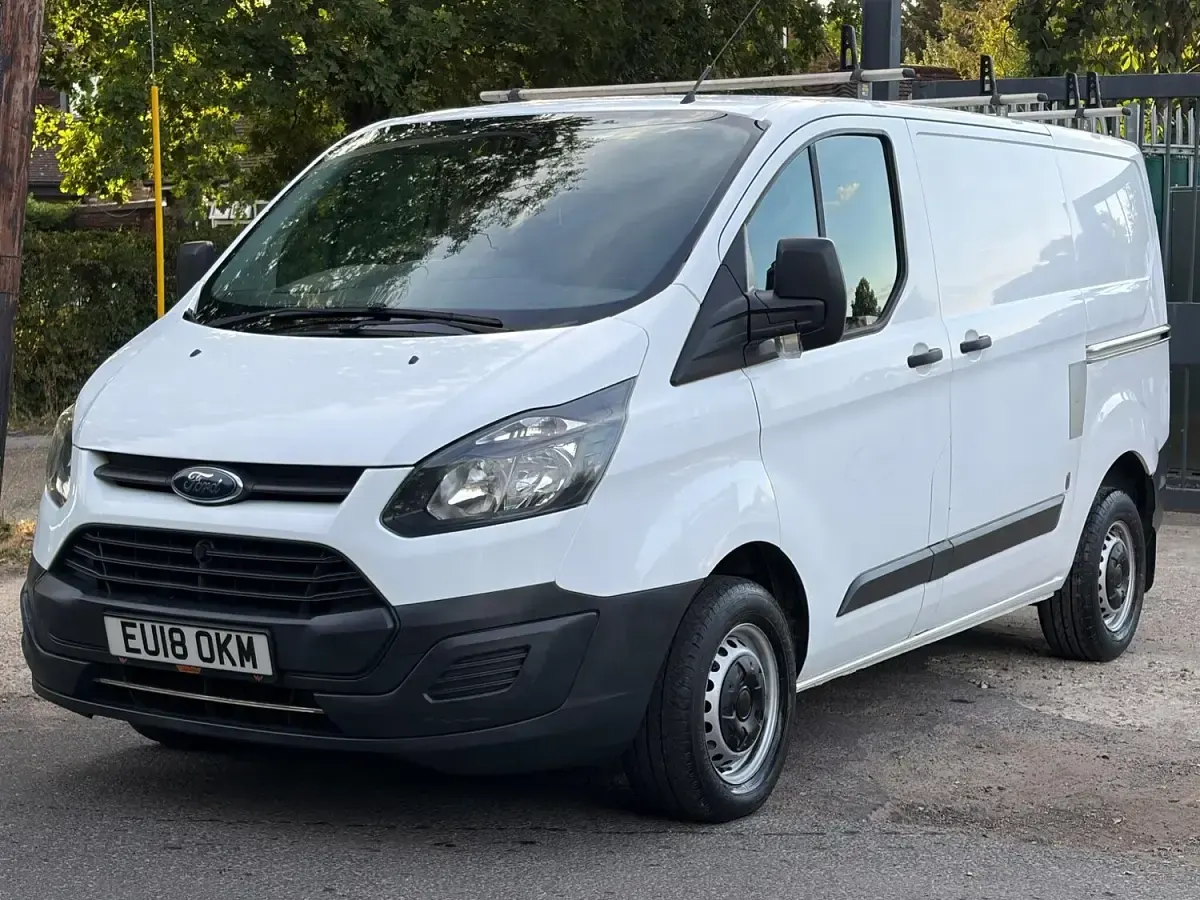 Used Ford Transit Custom 105 HP (77 kW) 2018 White Van