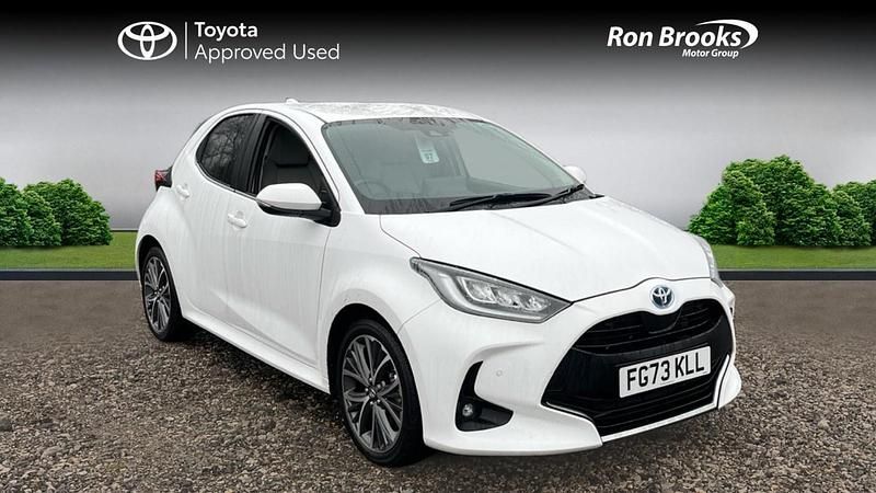 Used Toyota Yaris Hybrid 2023 White Hatchback