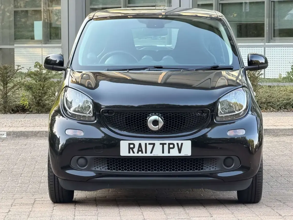 Used Smart ForFour Premium 71 HP (52 kW) 2017 Black Hatchback