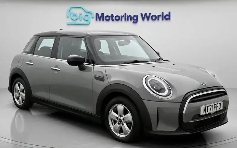 Used Mini Cooper Classic 136 HP (100 kW) 2021 Hatchback