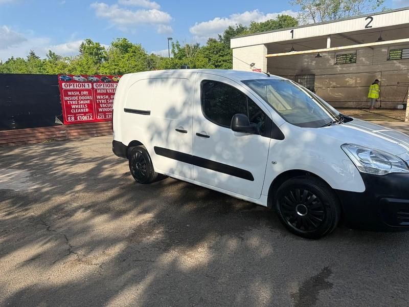 Used Peugeot Partner S 2018 White MPV