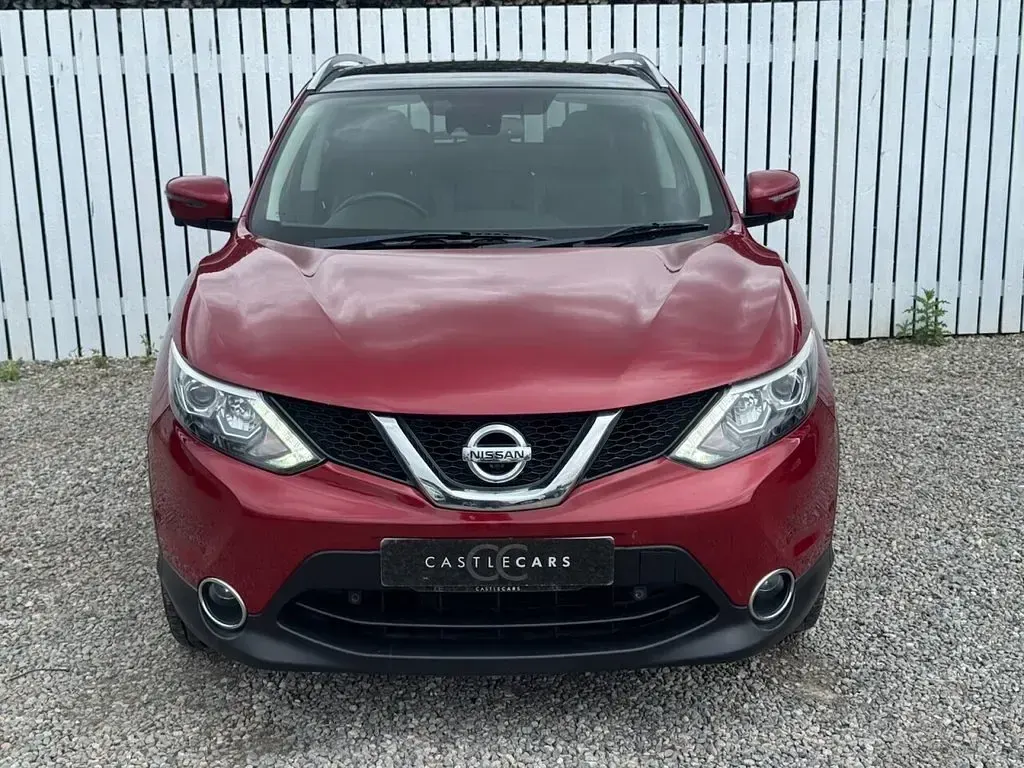 Used Nissan Qashqai Tekna 110 HP (80 kW) 2017 Red SUV