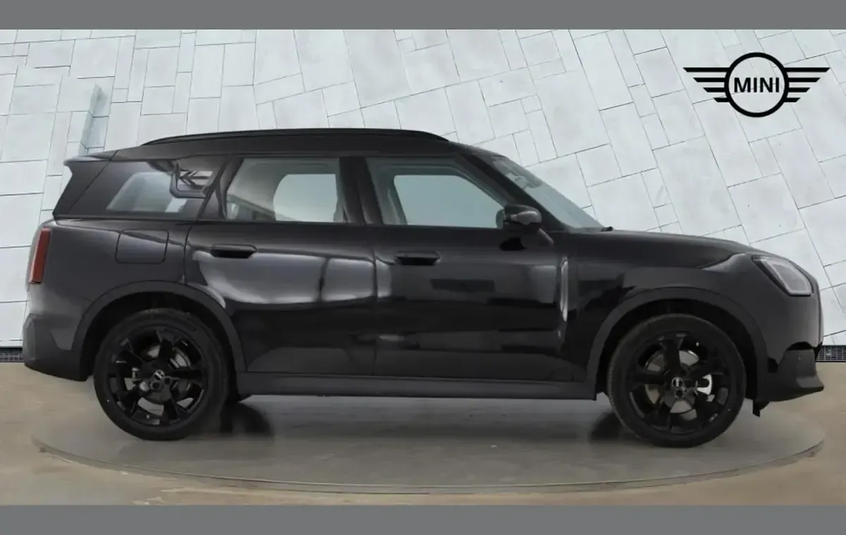 Usado Mini Countryman Classic 170 CV (125 kW) 2025 Negro SUV