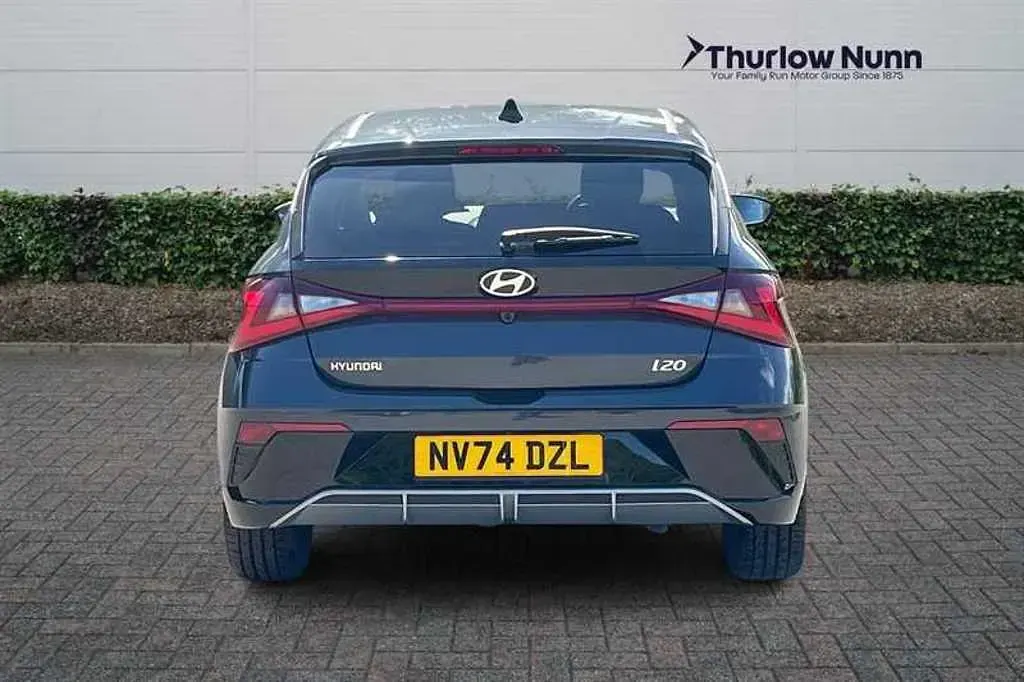 Used Hyundai i20 Premium 100 HP (73 kW) 2024 Grey Hatchback