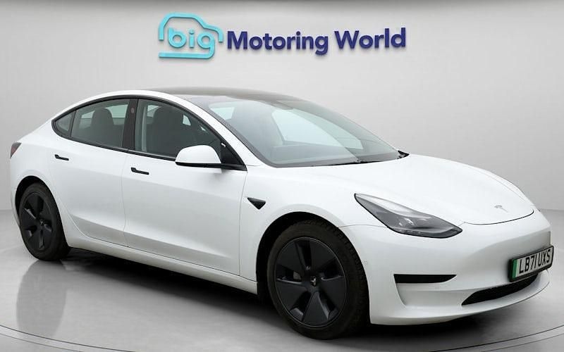 White Used 2021 Tesla Model 3 Standard Range Plus Sedan | £15,300 (Fair price) - Image 1/4