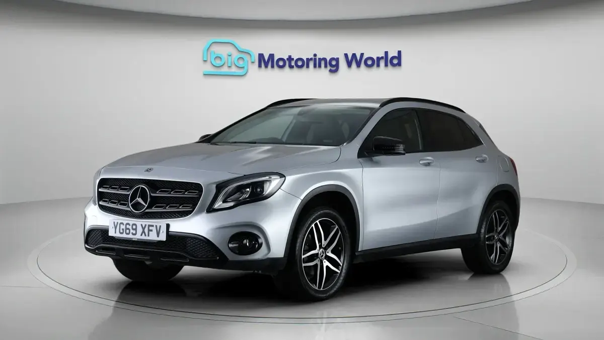 Used Mercedes GLA180 Urban 122 HP (89 kW) 2019 Silver SUV