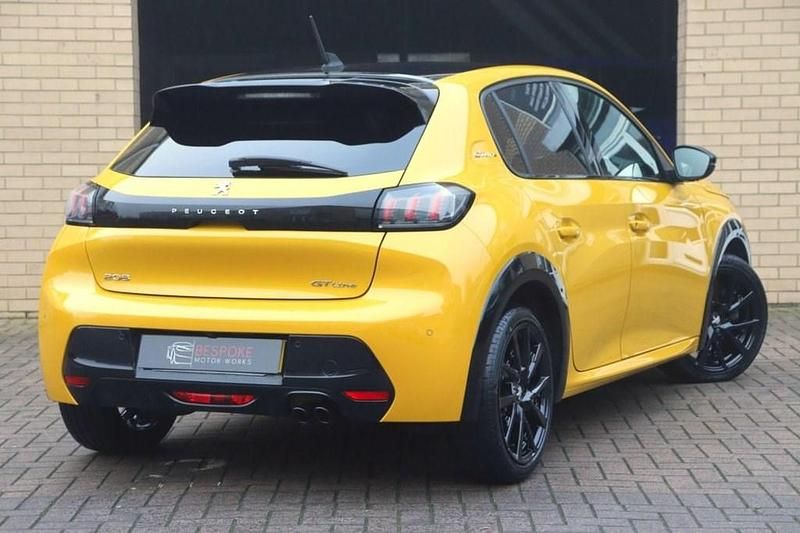 Used Peugeot 208 GT-line 2020 Yellow Hatchback