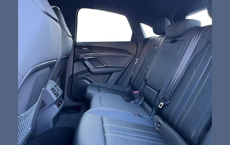 Used Audi Q5 Sportback Advanced 200 HP (147 kW) 2025 Black SUV