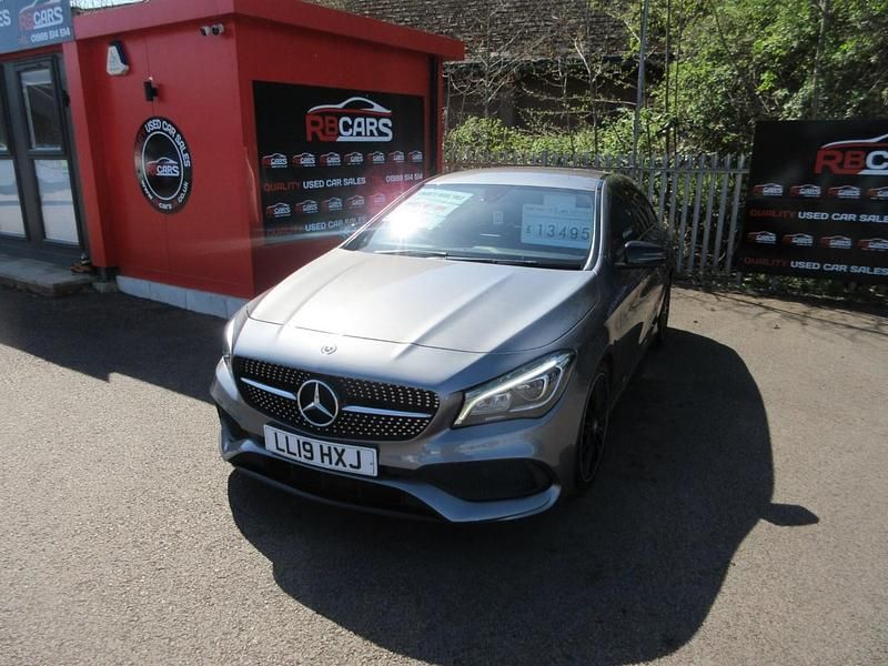 Begagnad Mercedes CLA220 AMG line 2019 Grå Sedan
