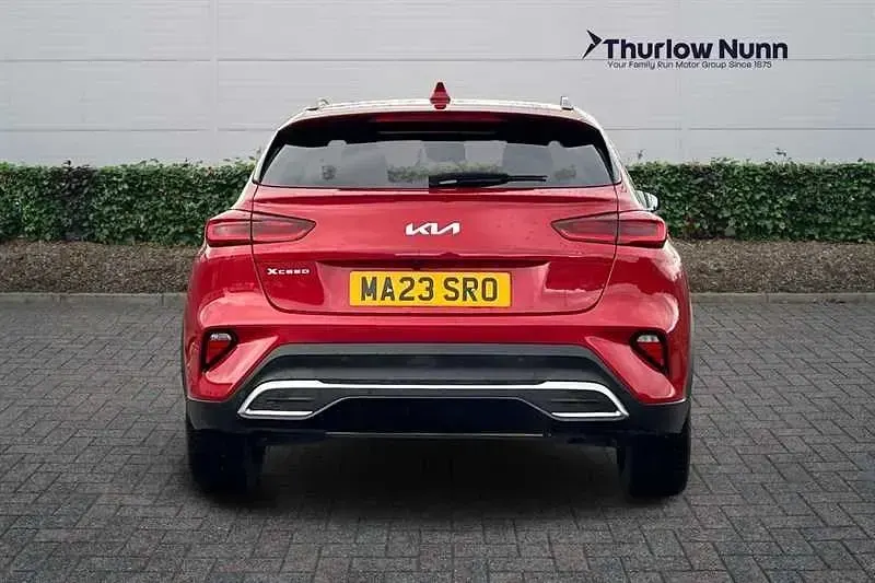 Usado Kia XCeed 160 HP (117 kW) 2023 Vermelho SUV