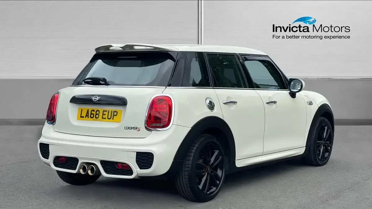 Used Mini Cooper S Sport 192 HP (141 kW) 2019 White Hatchback
