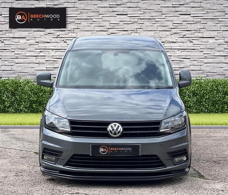Used VW Caddy Maxi Highline 102 HP (75 kW) 2018 Grey MPV