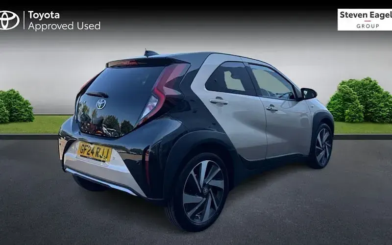 Used Toyota Aygo X 72 HP (52 kW) 2024 Beige SUV