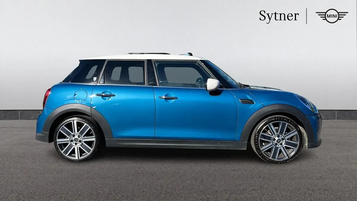 Usado Mini Cooper Exclusive 134 HP (98 kW) 2023 Azul Citadino