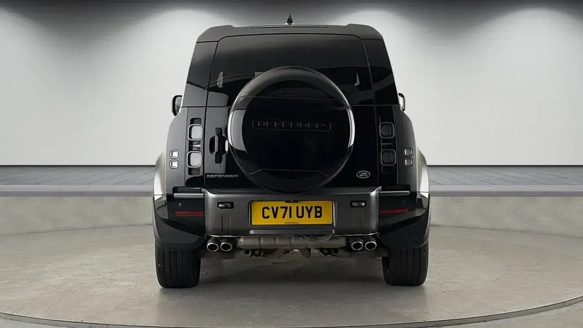 Usado Land Rover Defender Carpathian Edition 525 HP (386 kW) 2021 Cinzento SUV