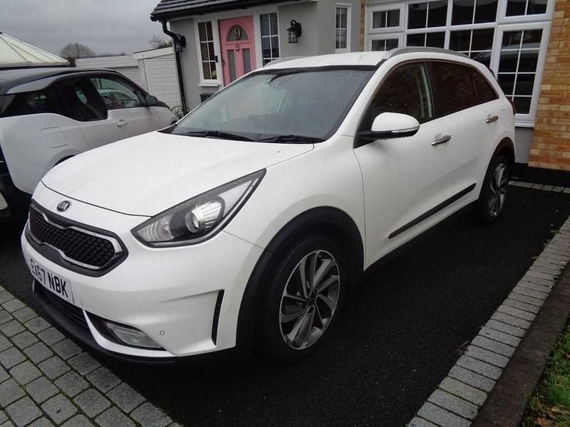 Used Kia Niro 139 HP (102 kW) 2017 White SUV