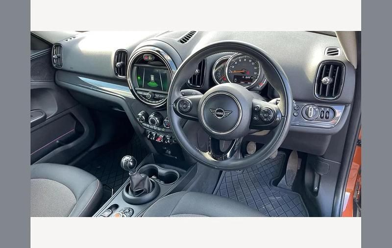 Used Mini Cooper Countryman Classic 136 HP (100 kW) 2019 Brown SUV