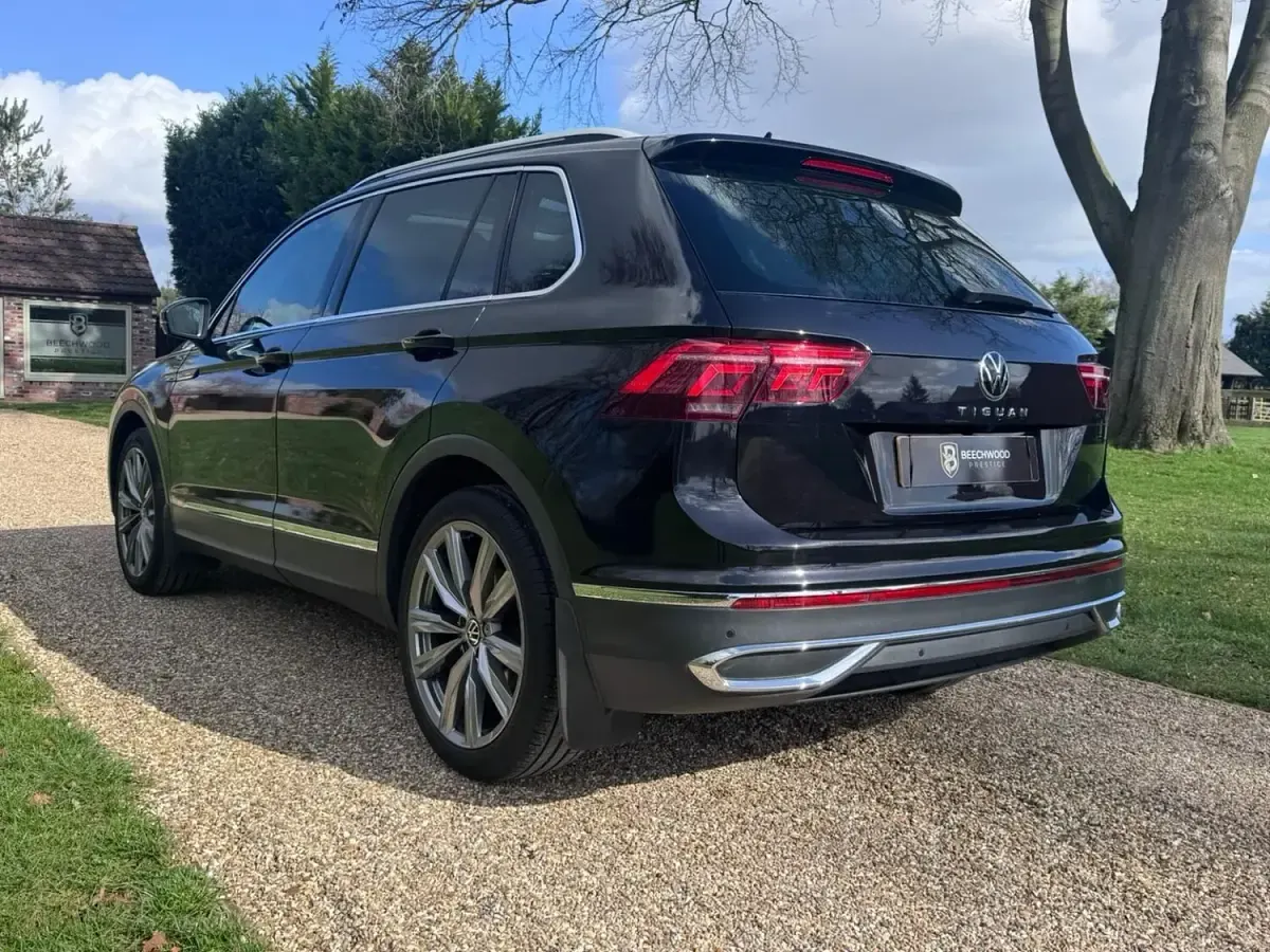 Used VW Tiguan Elegance 150 HP (110 kW) 2021 Black SUV