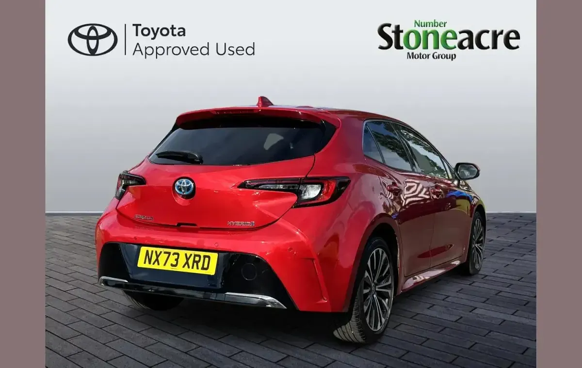 Used Toyota Corolla Design 138 HP (101 kW) 2023 Red Hatchback