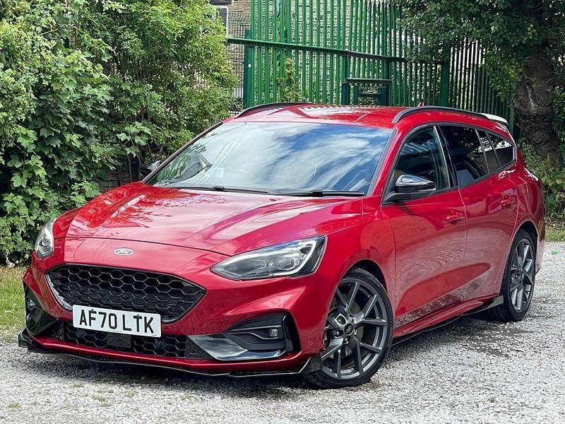 Used Ford Focus ST 280 HP (205 kW) 2020 Red Estate