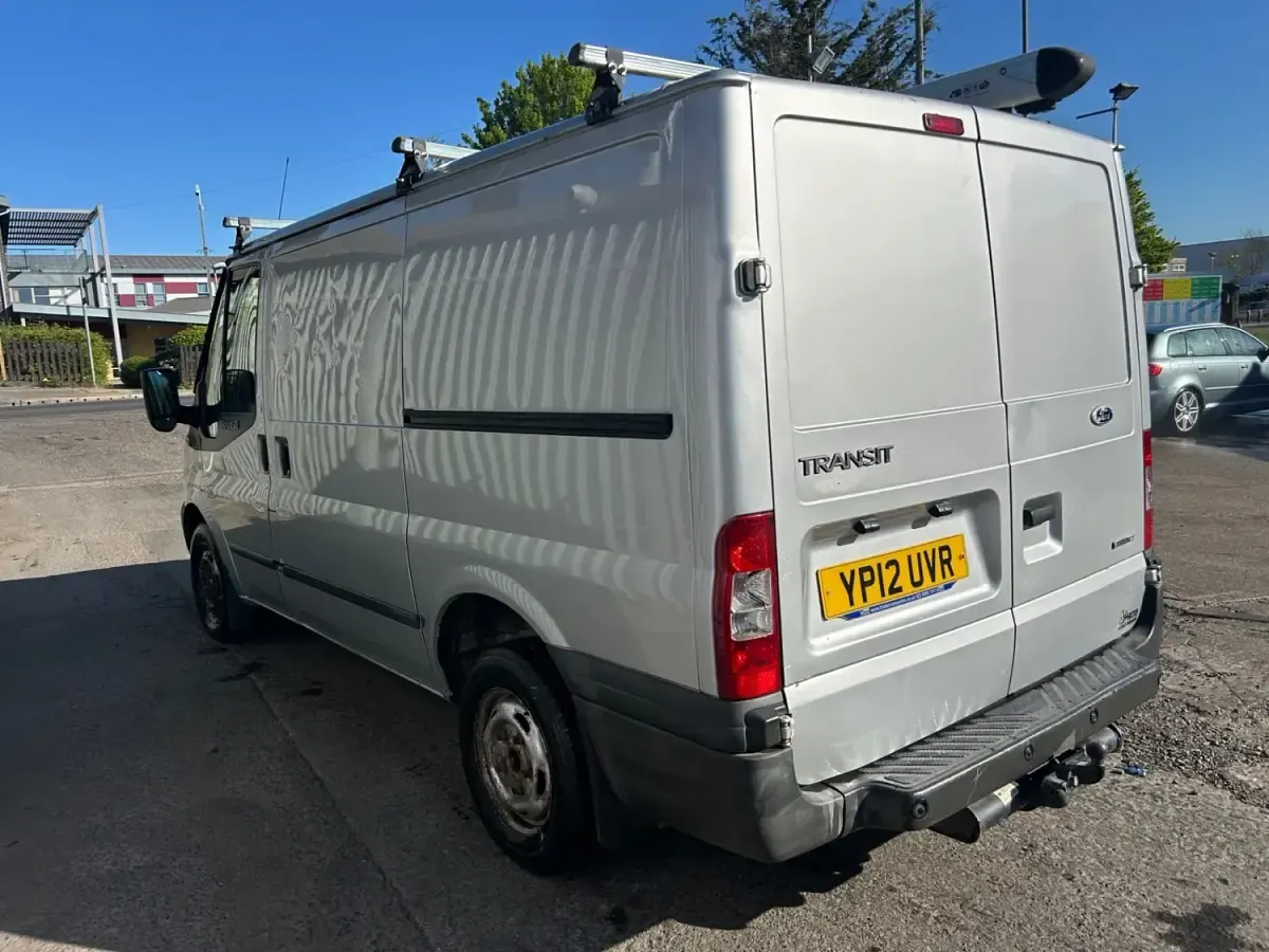 Begagnad Ford Transit Trend 125 HK (91 kW) 2012 Silver Van