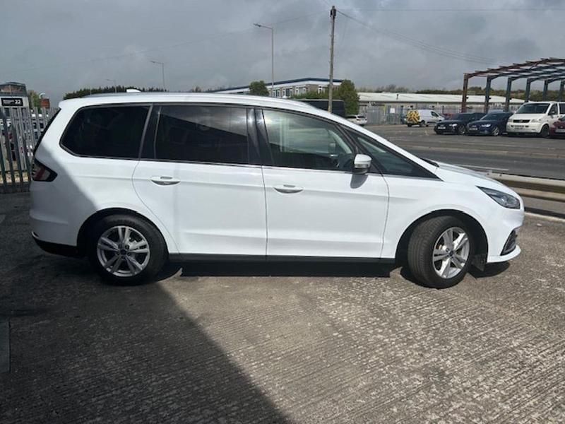 Begagnad Ford Galaxy Titanium 150 HK (110 kW) 2022 Vit Minibuss