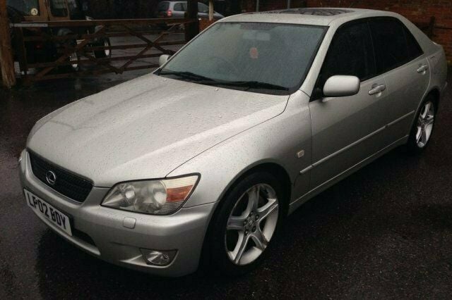 Used Lexus IS200 153 HP (112 kW) 2002 Sedan