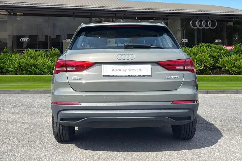 Used Audi Q3 Design 150 HP (110 kW) 2022 Grey SUV